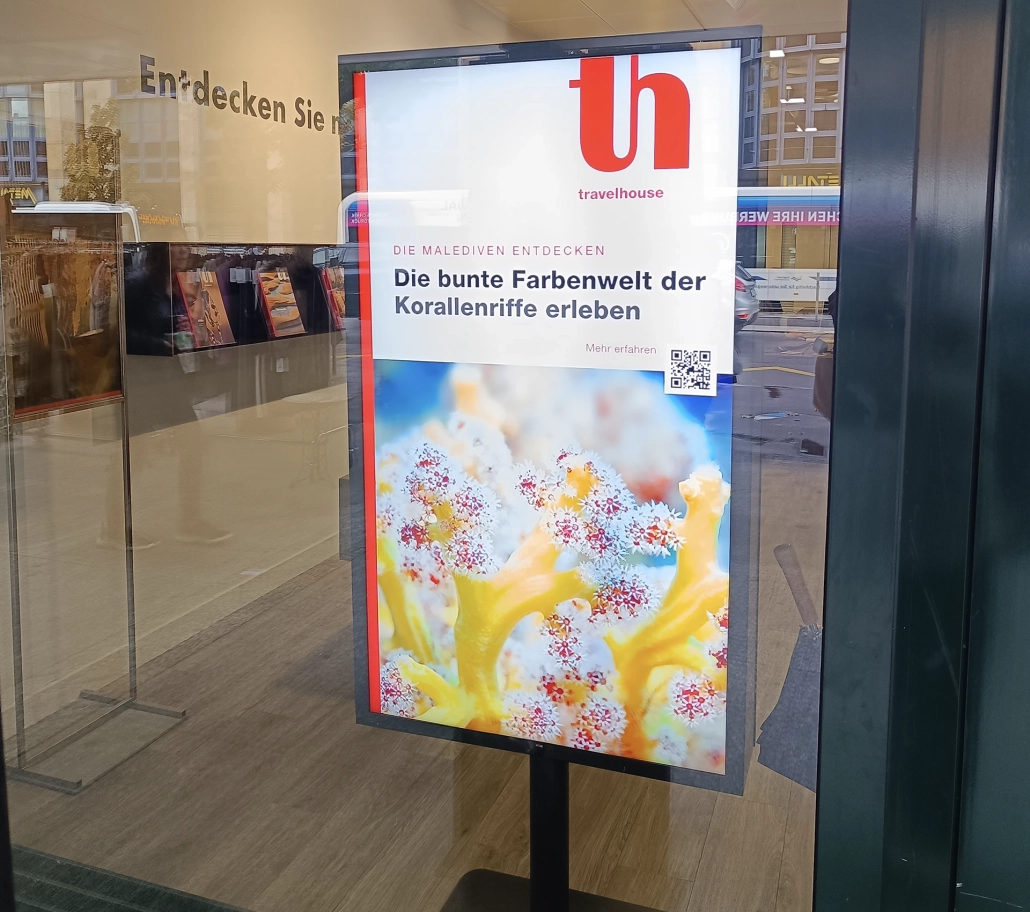 High Brightness Window Displays for Retail 1