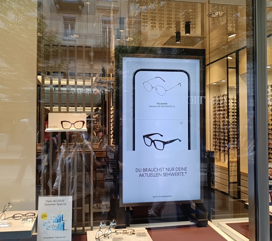 High Brightness Window Displays for Retail 5