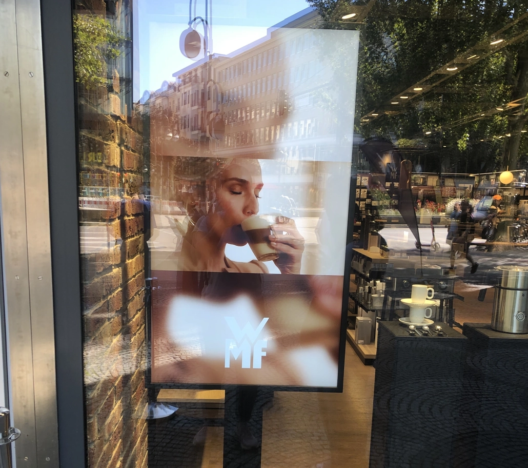 High Brightness Window Displays for Retail 7